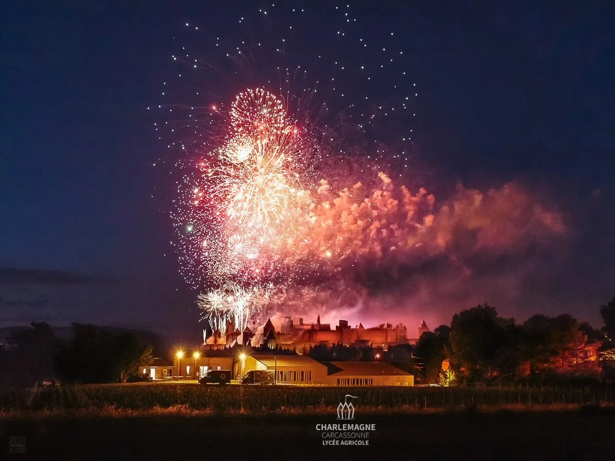 adresses carcassonne vue cité feu artifice