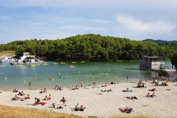 Le lac de La Cavayère